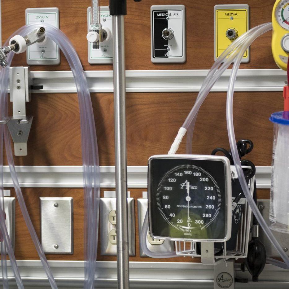 Vancouver Island city-owned clinic on track to sign two more doctors, mayor says